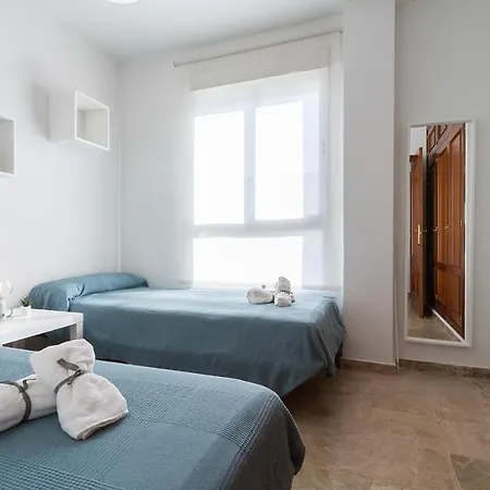 Apartment Azvalia - La Estacion, Piscina Y Junto A La Renfe El Puerto de Santa María